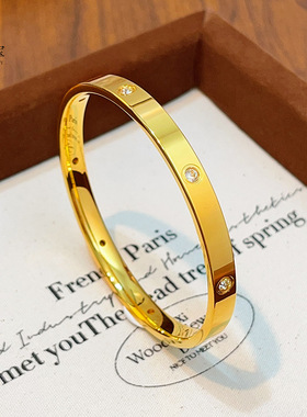 金店同款沙点钻光面手镯闭