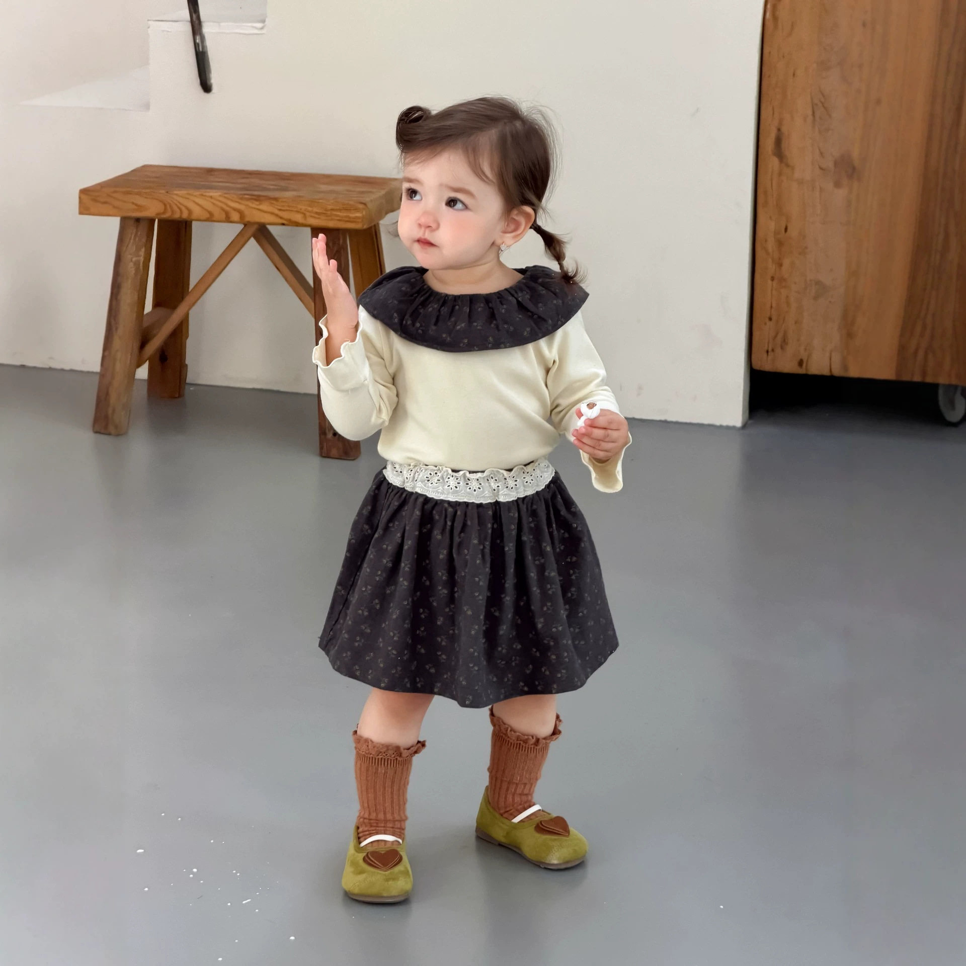 儿童服装2026新款宝宝秋款衣服韩版童装女童翻领娃娃衫短裙套装