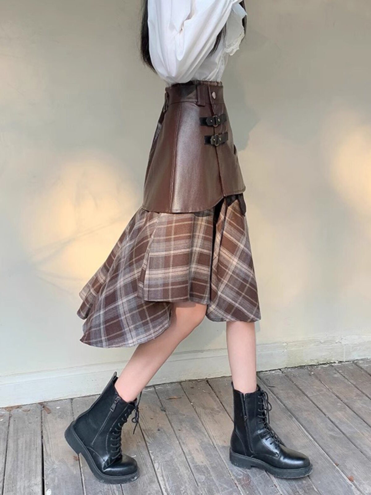 毛呢格子半身裙女秋冬2025新款高腰a字时尚洋气中长款不规则皮裙