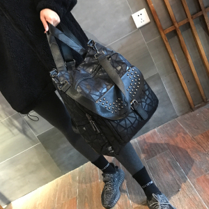 创意个性几何图案双肩包女2023休闲大容量轻便旅游背包铆钉两用包