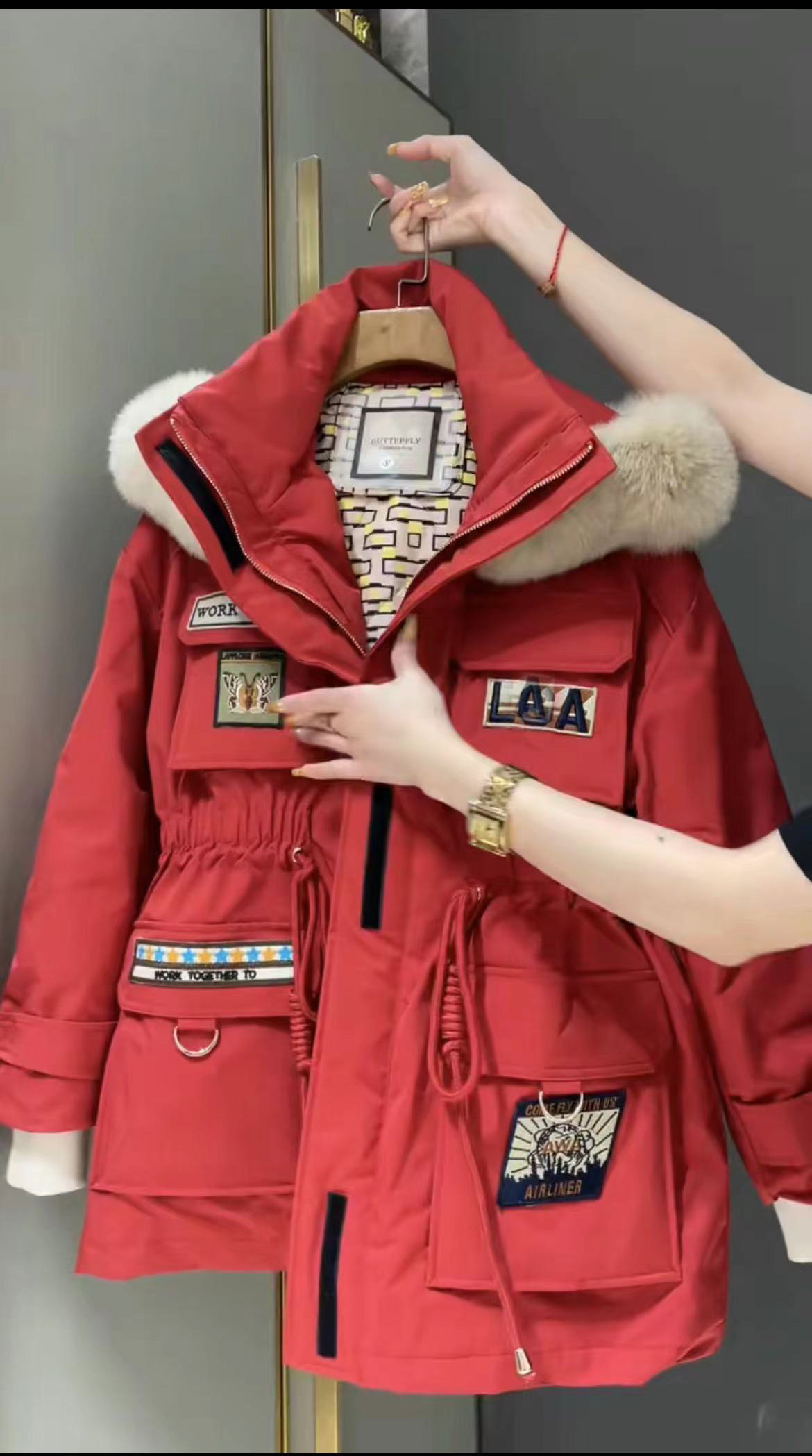 BUTTERFLY欧洲站2021冬新品狐狸毛连帽贴章加厚保暖派克服羽绒服,女装/女士精品,羽绒服,淘宝优惠券,粉丝福利购,淘宝优惠卷