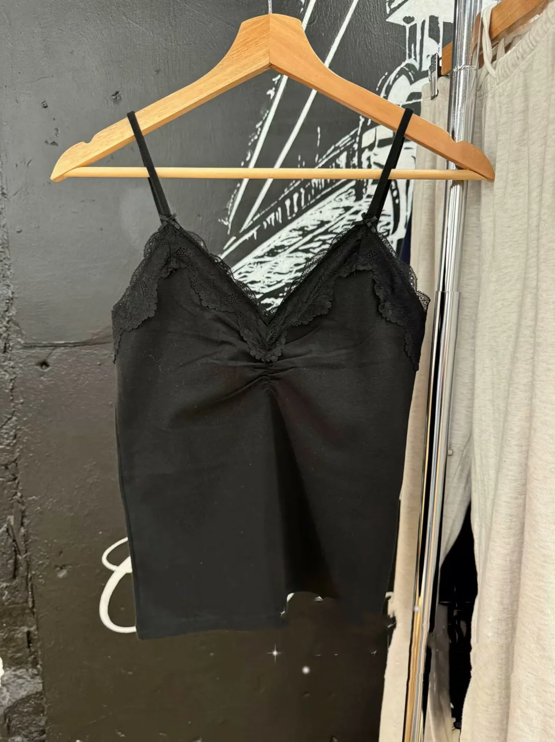 Brandy Girl美式复古蕾丝边V领打褶蝴蝶结吊带bm性感辣妹显瘦上衣,女装/女士精品,背心吊带,淘宝优惠券,粉丝福利购,淘宝优惠卷