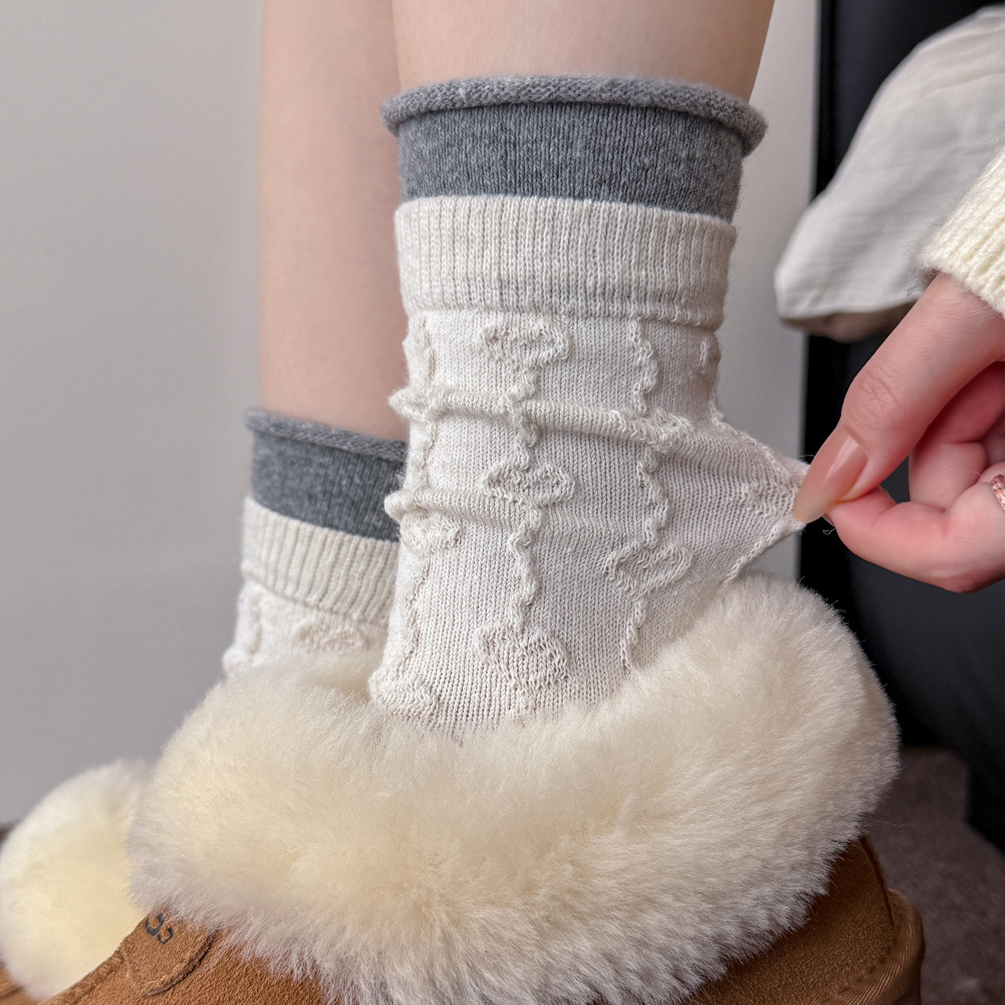 秋冬款羊毛袜子女保暖堆堆袜灰色拼色双层口百搭中筒袜配雪地靴穿