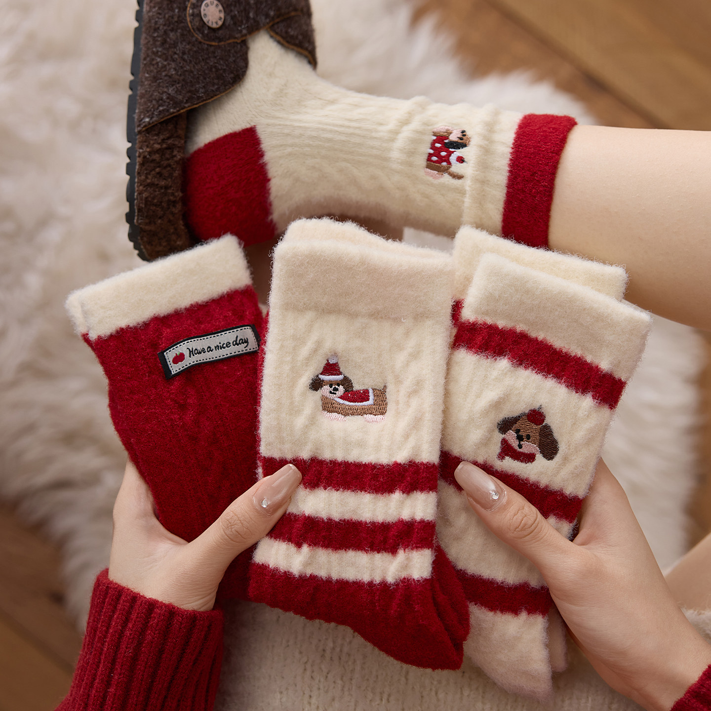 可爱小狗刺绣毛绒本命年袜子女中筒袜冬季保暖加绒加厚红色新年袜