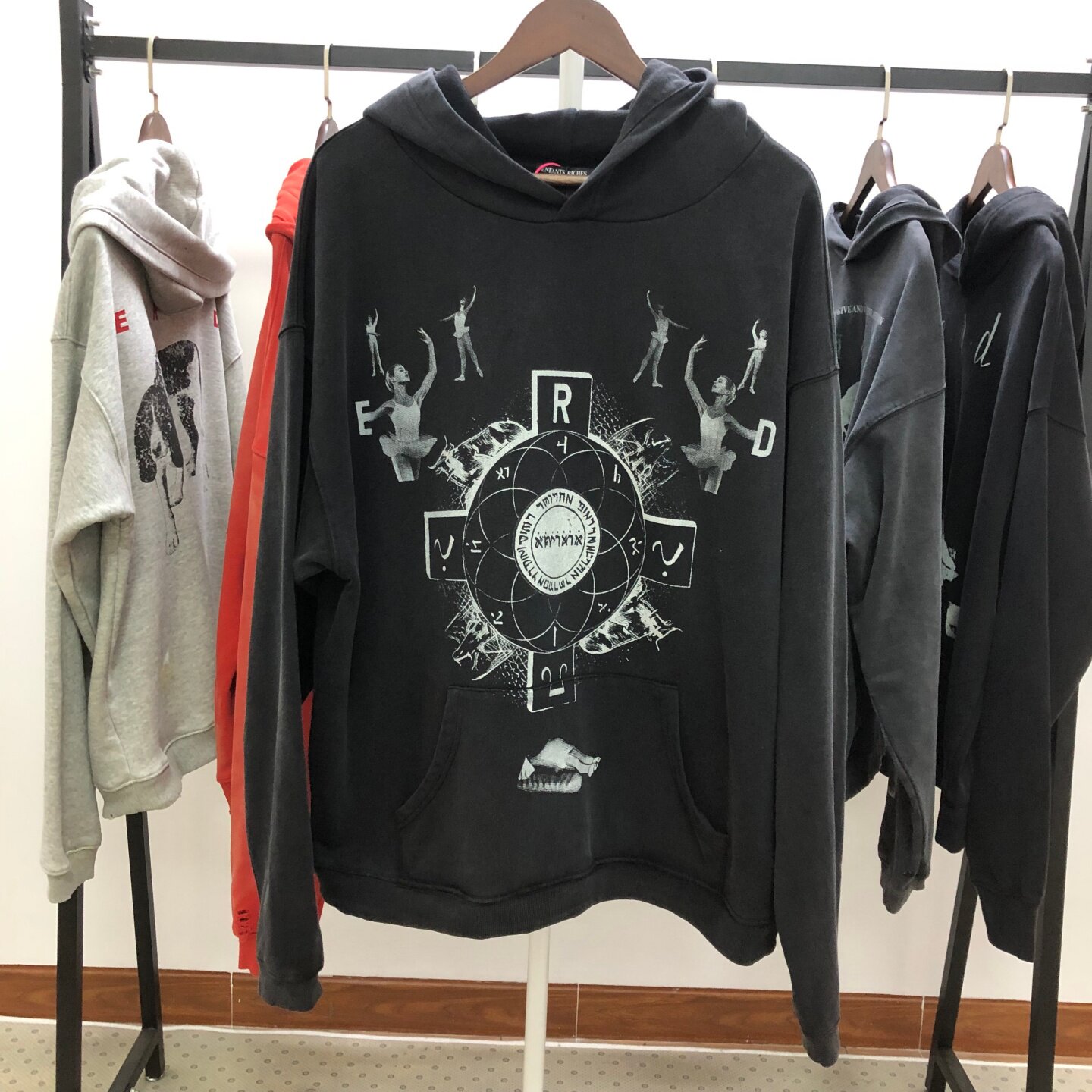 ERD忧郁的富二代钉床芭蕾舞水洗做旧破坏印花连帽卫衣帽衫男女潮