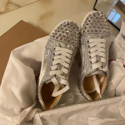 新款时尚银色面亮片钉铆钉