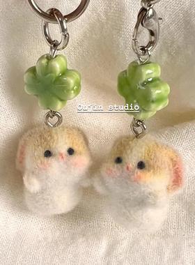 韩系ins小众设计可爱小动物陶瓷四叶草呆萌兔子植绒挂件钥匙扣