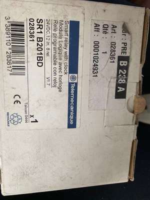 施耐德PLC模块SR1B201BDSR1B201BD