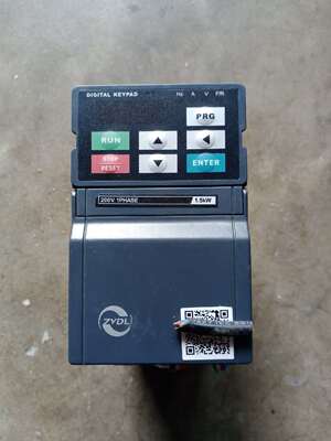 众辰ZONCN变频器型号:DF900-S0015T2B. 议价