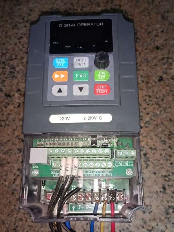 源信变频器YX3000D一2S0022G一XJ二手拆机成色