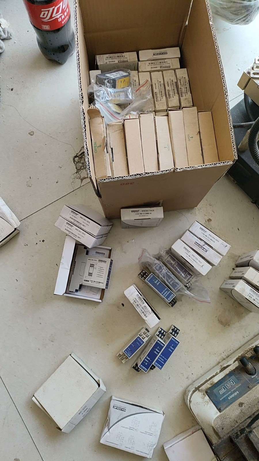 MAXONIC万讯直流信号隔离器温度变送器信号隔 议价