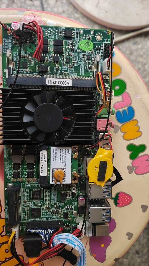 M3000-J31H主板J3160主板.主机拆机如图