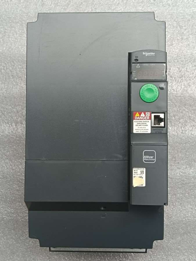 ATV320D15N4B施耐德变频器功能包好成色实物实拍