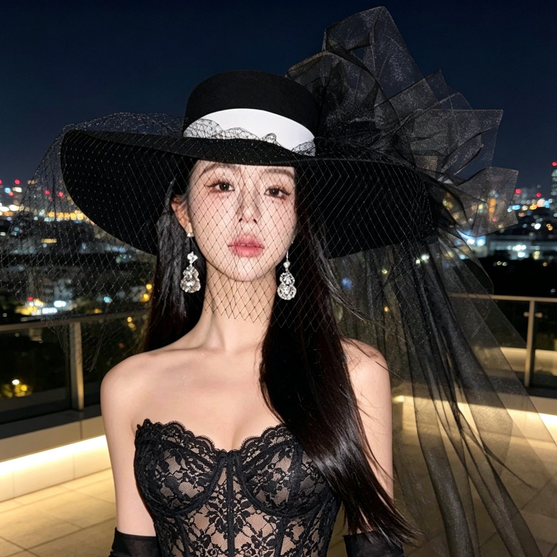 赫本风黑色平顶帽网纱花朵法式复古小礼帽新娘摄影跟妆名媛英伦帽