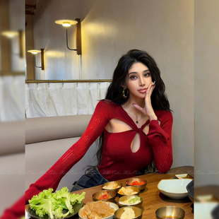 女设计感修身 HELEN 扭结镂空针织衫 正反两穿 V领辣妹上衣 绵羊毛