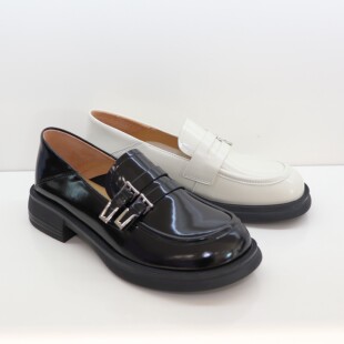 哈森2024年春款女鞋hs244102牛漆皮圆头低跟中口乐福鞋时尚百搭款