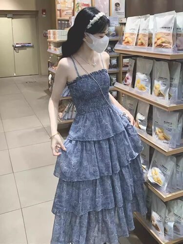 特大码胖MM法式碎花吊带连衣裙女夏甜美蛋糕裙气质收腰绝美初恋裙