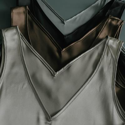 unefig蚕丝100%简约V领背心