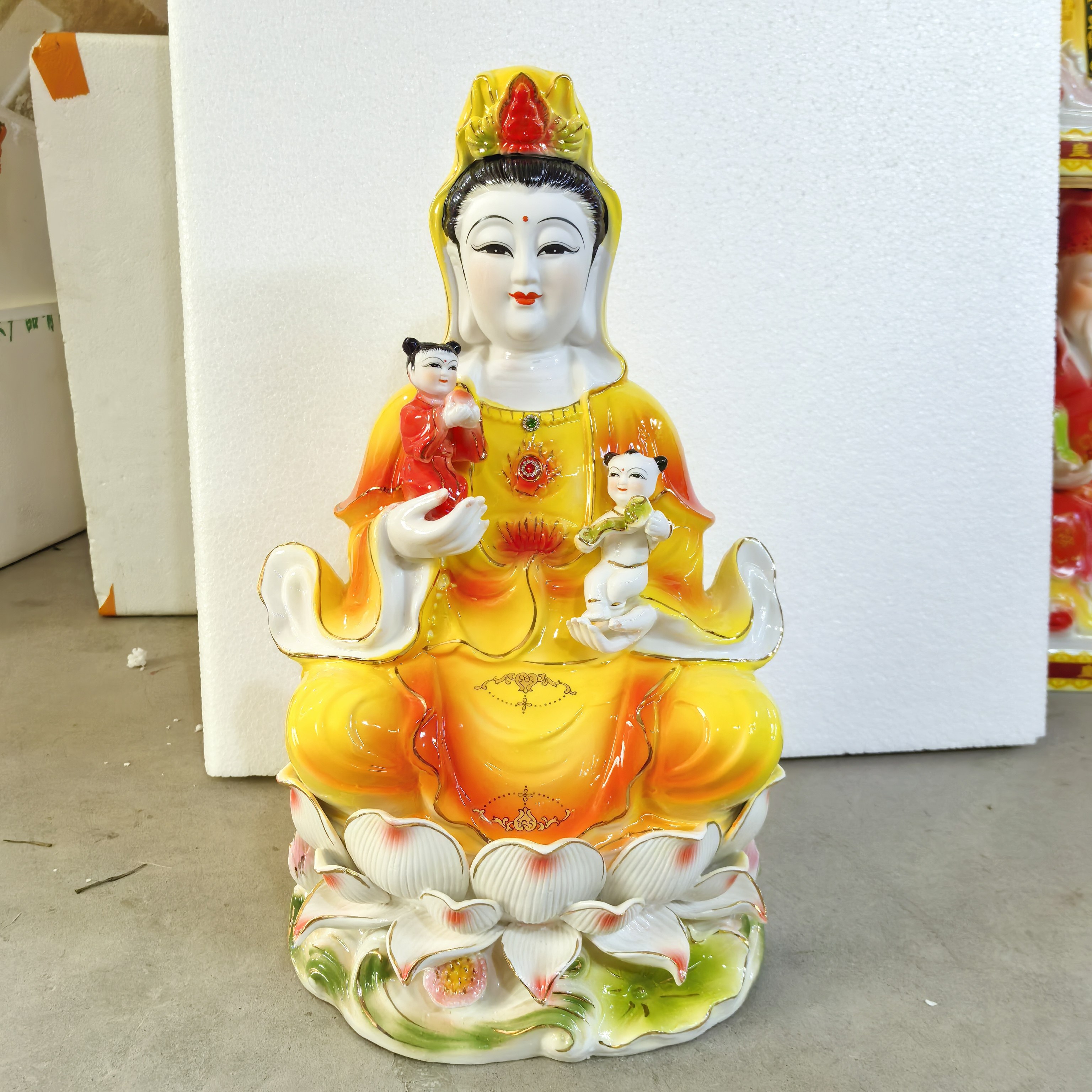 陶瓷送子观音菩萨像观世音菩萨佛装饰摆件