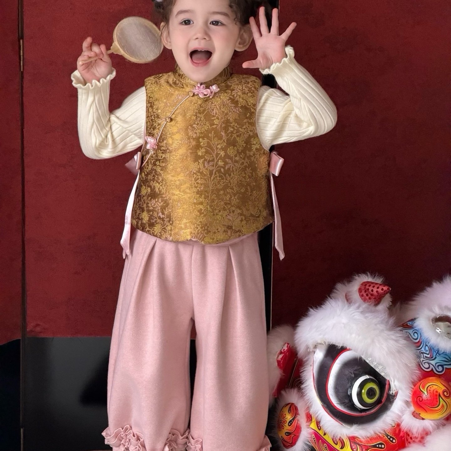 儿童新中式中国风刺绣盘扣马甲花苞裤女童秋冬改良唐装拜年服套装