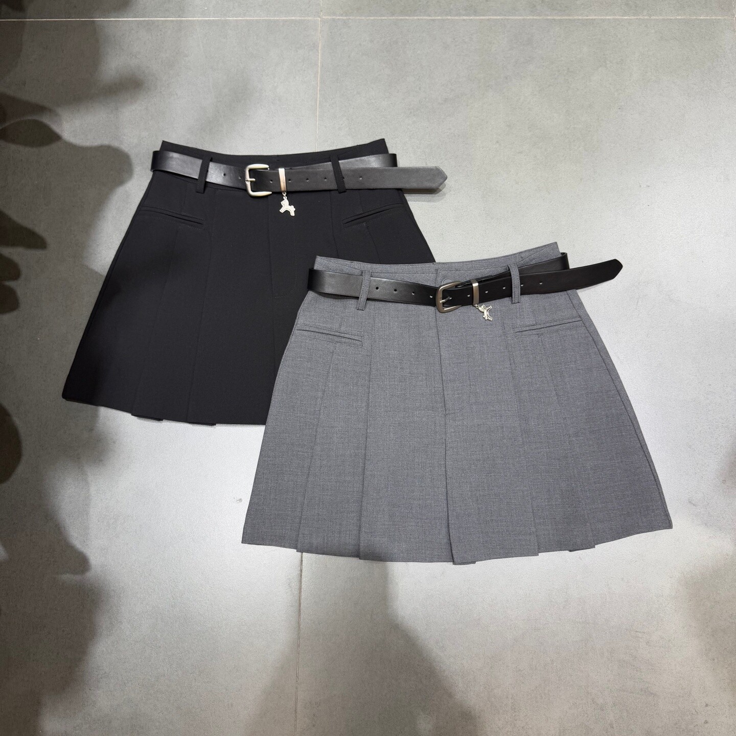 欧洲站2026春季新款气质高腰显瘦A字防走光西装短裙百褶半身裙女