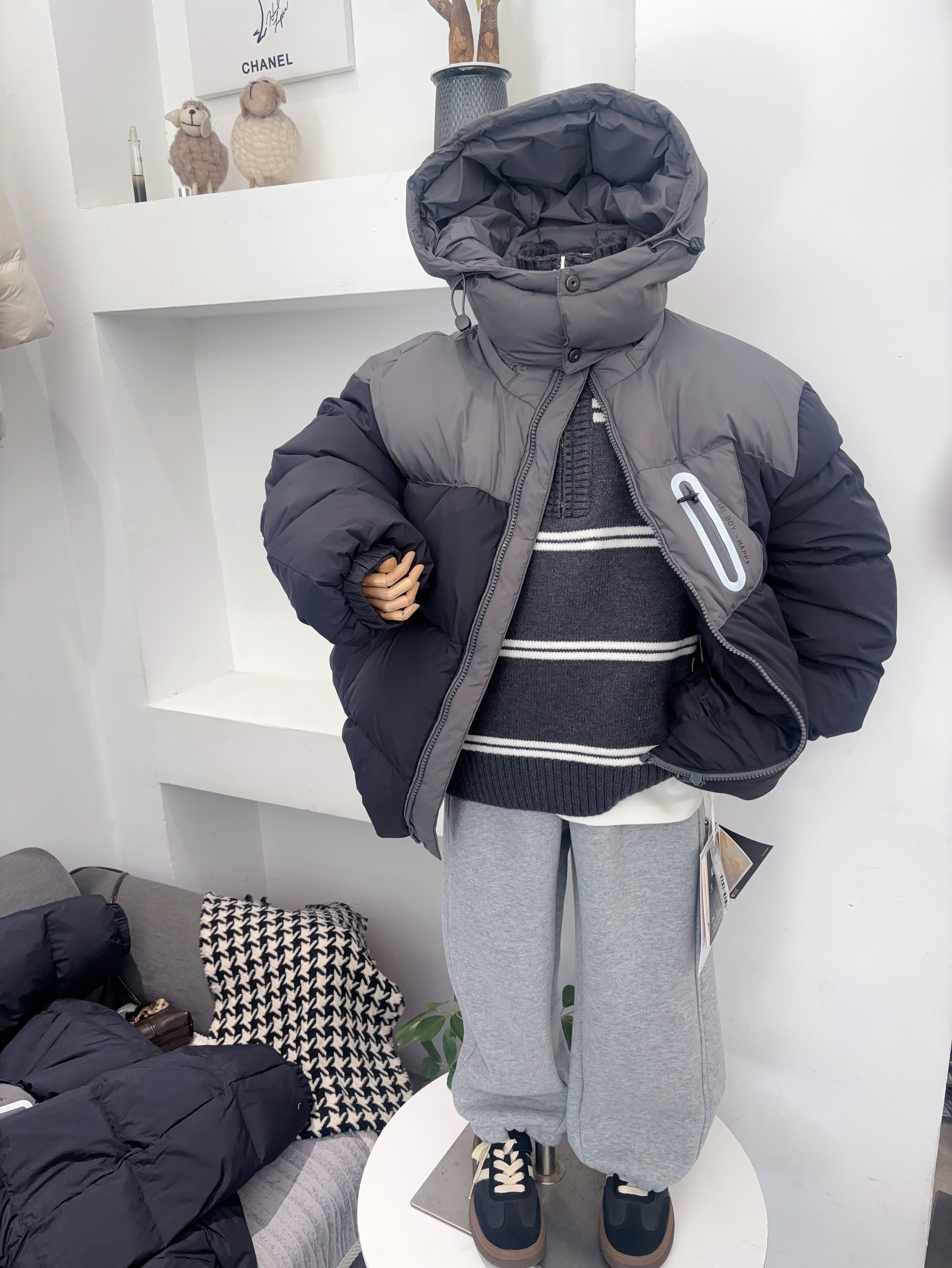 儿童羽绒服2025新冬款中大童90白鸭绒连帽加厚保暖羽绒服上衣潮