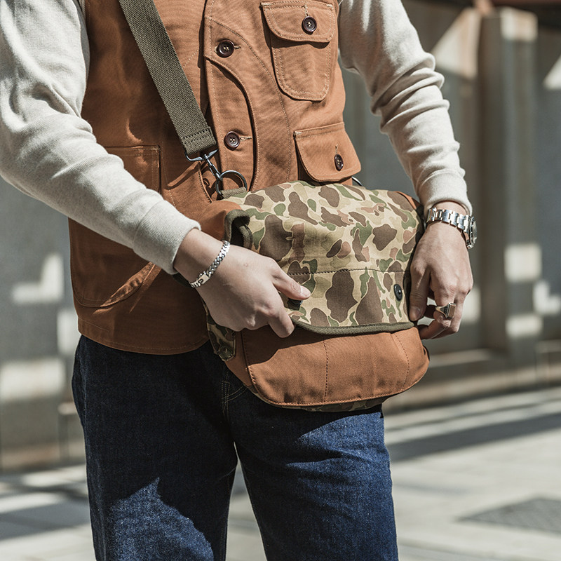 2023新品 恶犬bronson 猎鸭迷彩户外垂钓包 复古机车帆布斜挎包