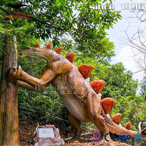 户外森林亲子恐龙乐园丛林深处的电动仿真恐龙霸王龙剑龙飞龙