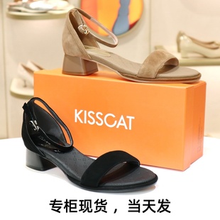 KA65307 KISSCAT接吻貓2025新款 露趾粗跟涼鞋 羊反絨一字帶涼鞋