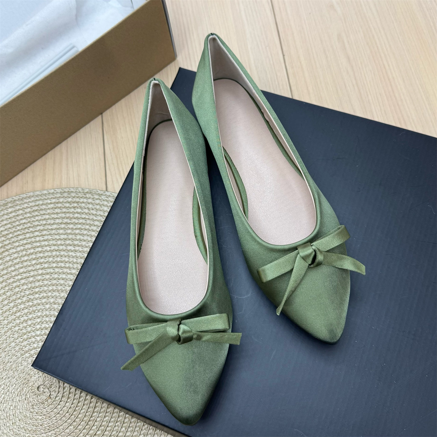 2026春新款法式尖头浅口单鞋女绿色蝴蝶结平底鞋一脚蹬百搭豆豆鞋,女鞋,浅口单鞋,淘宝优惠券,粉丝福利购,淘宝优惠卷