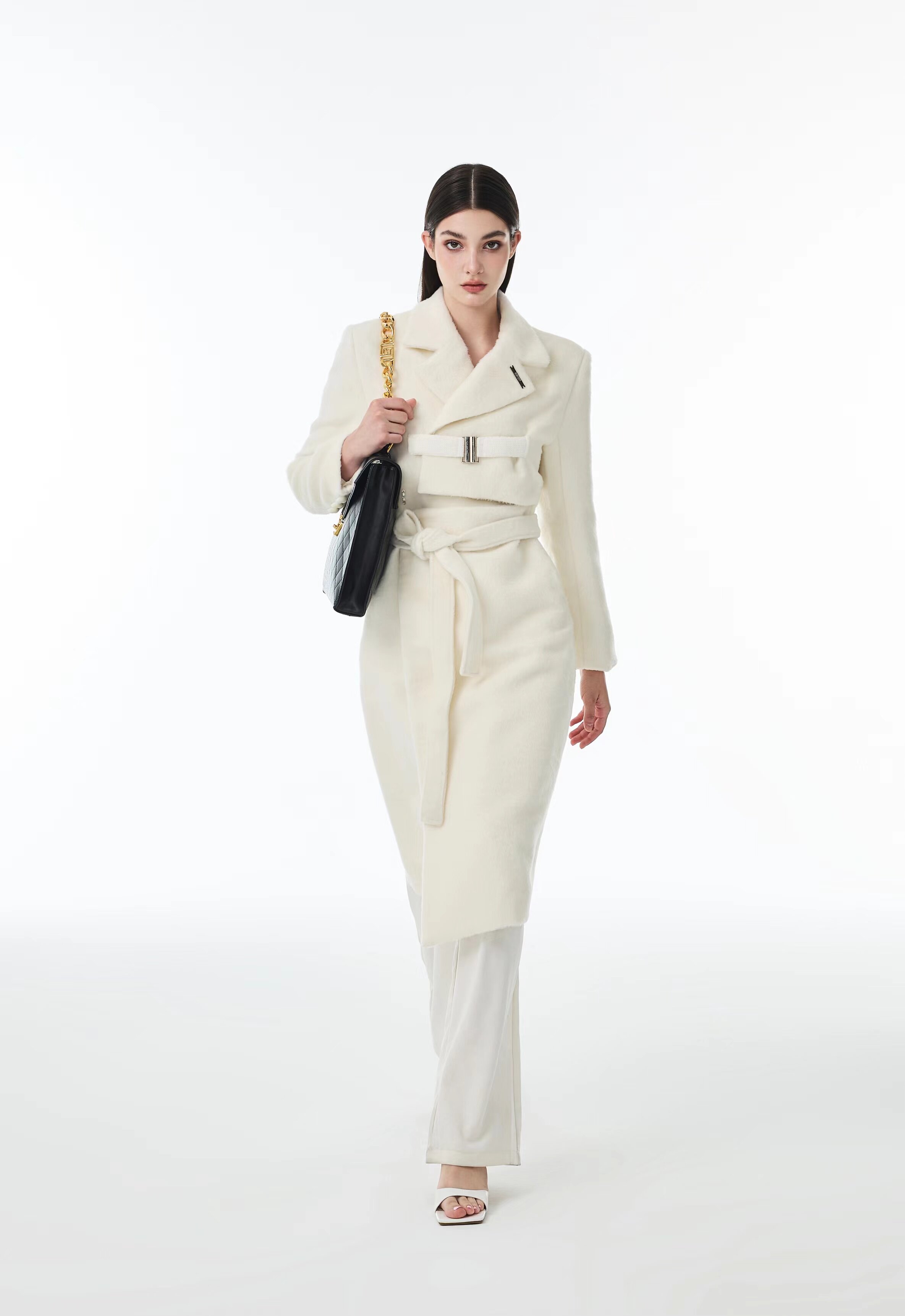 revolt原创秋冬阿尔巴卡长毛呢大衣特殊五金扣白色收腰长款外套女