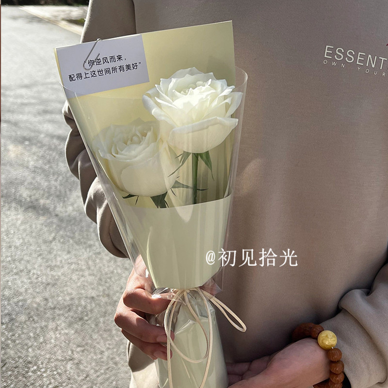 小众见面花束生日礼物送女友拍照