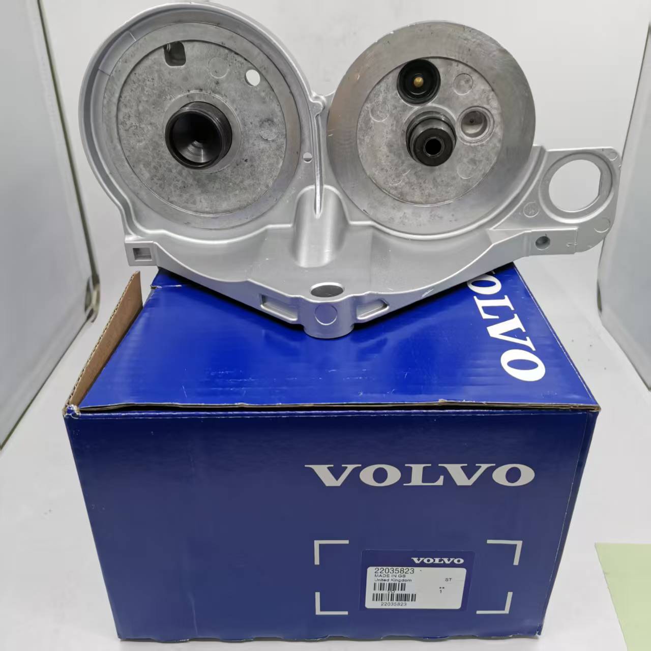 沃尔沃挖机配件EC750/950  原厂   TAD手油泵座 22035823