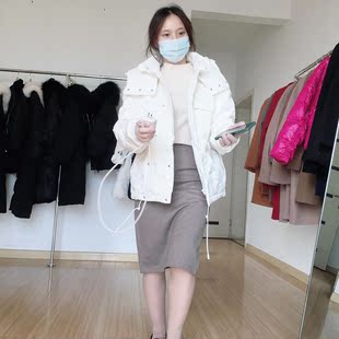 实体白色压花时尚羽绒服外套新款品质百搭白鸭绒连帽保暖女装