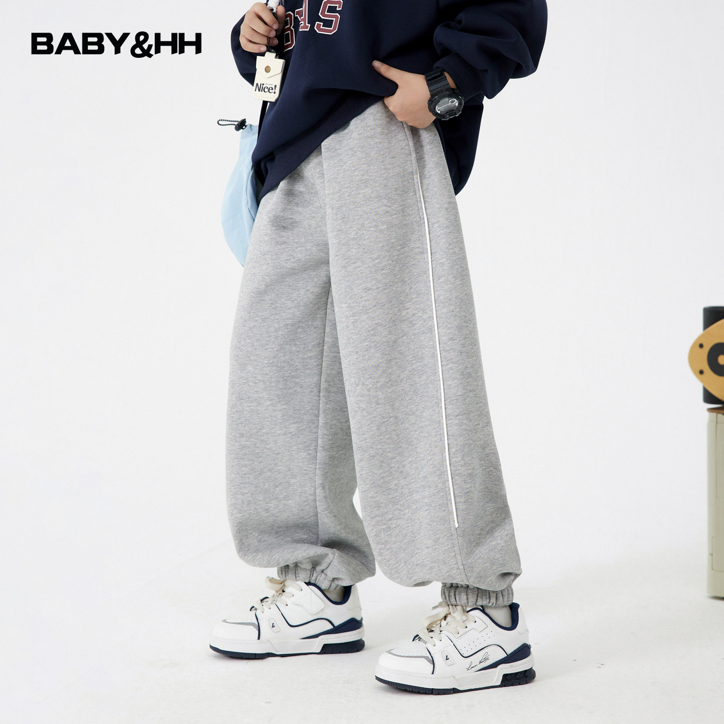 韩范一体绒灰色宽松束脚运动卫裤