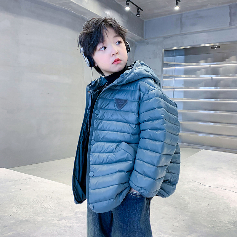 男童冬季轻薄连帽短款加厚羽绒服