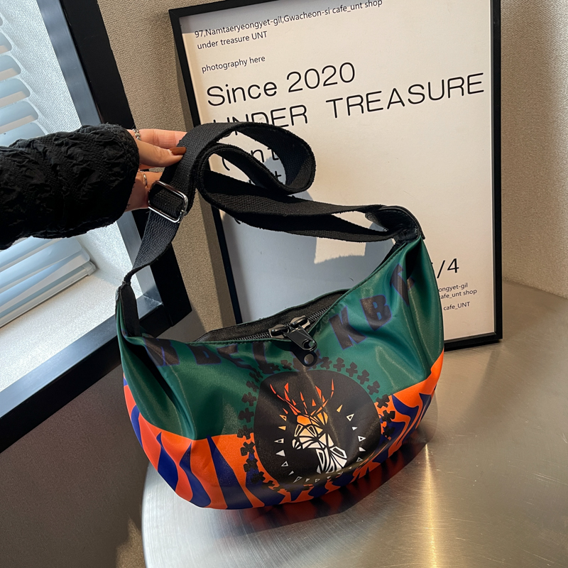 单肩斜挎印花中潮流时尚斜挎包