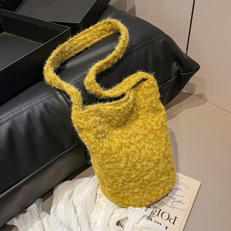 秋冬毛呢斜挎包大容量单肩包