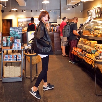 欧货2025春秋新款棒球服皮衣外套女短款BF风宽松显瘦帅气机车夹克