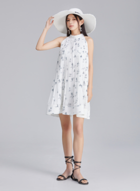 2025年新款女装时尚休闲百搭无袖连衣裙 吊牌899