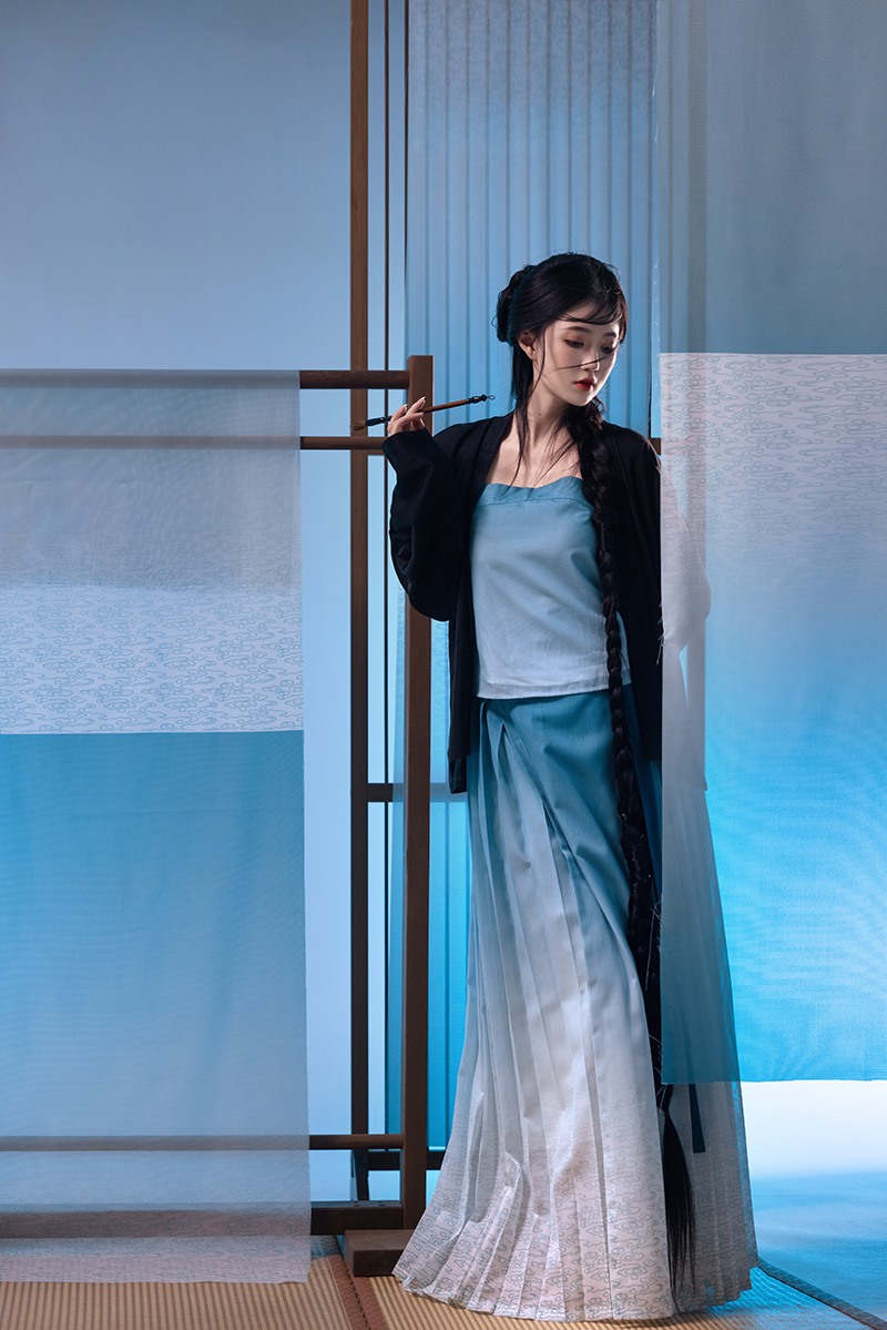 【子后•缁蓝】原创宋制飞机袖抹胸百迭裙秋款三件套汉服