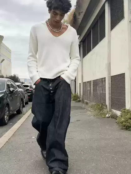 No Faith Studios Simple V-Neck Soft Texture Sweater Knitwear for Men and Women, Autumn and Winter Old Money Style Long Sleeves