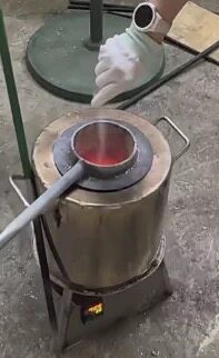 220V熔铝打标炉配套不锈钢坩埚 做标小电炉 化铝炉 小型金属熔炉