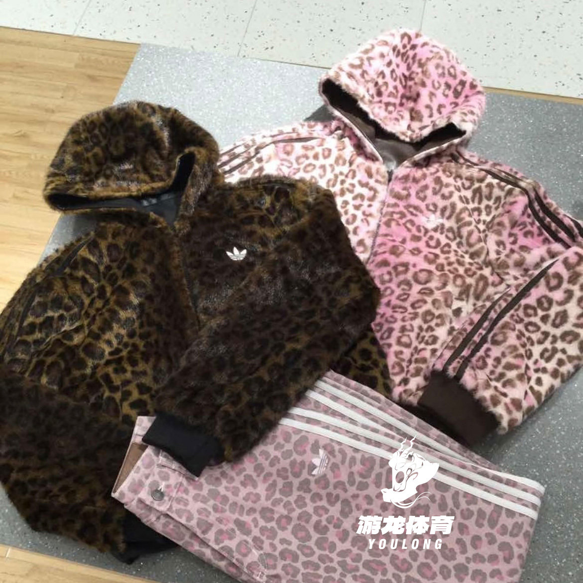 adidas三叶草女豹纹双面穿夹克