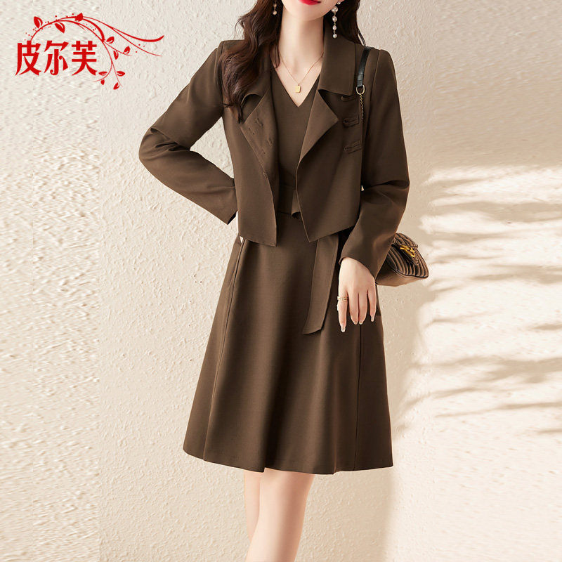 新款外套套装内搭连衣裙