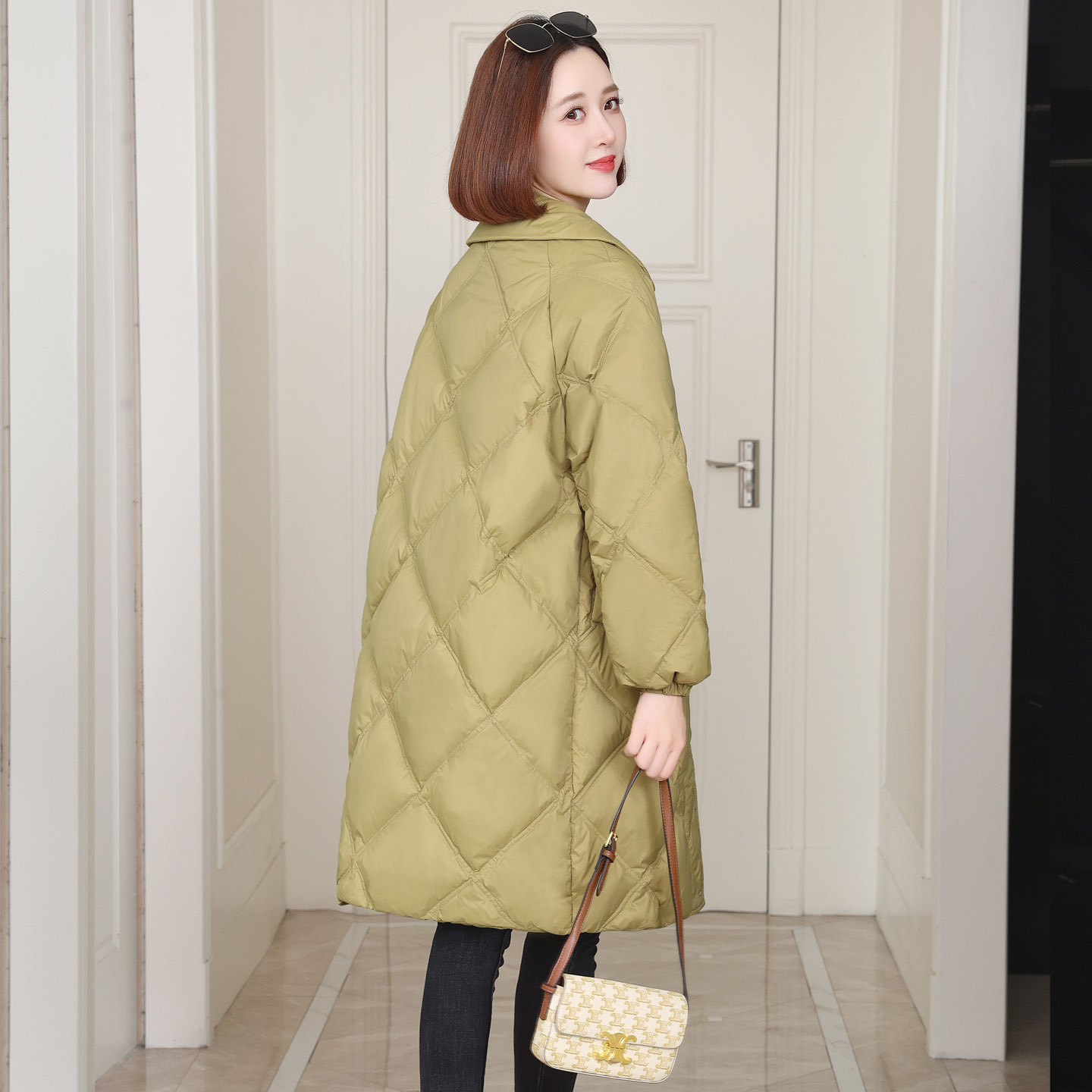 韩版白鸭绒妈妈羽绒服外套女