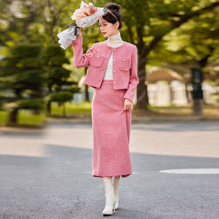 小香风粉色搭配一整套装女2024秋冬新款高级流行时髦半身裙两件套