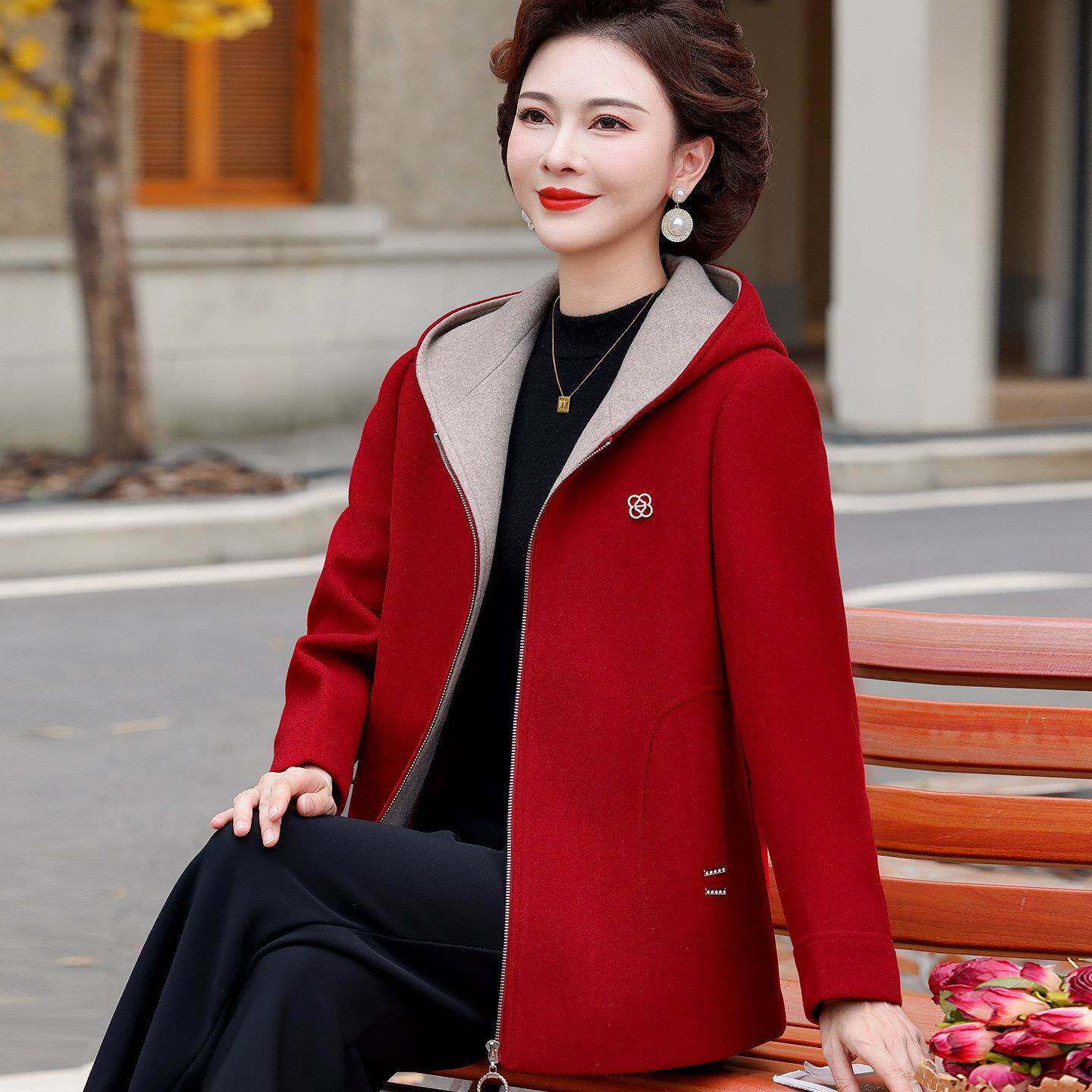妈妈秋冬新款毛呢外套短款时尚气质中年女士高档呢子上衣夹克连帽