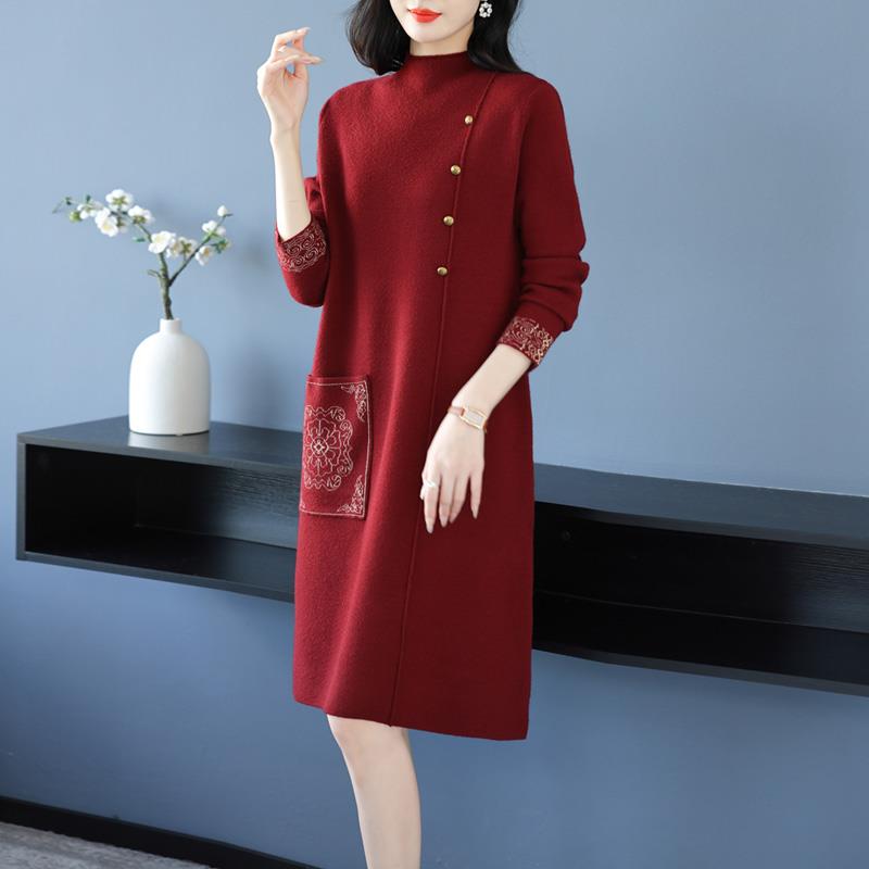 圆领毛衣女秋冬中长款打底衫宽松大码女装绣花羊毛衫A字裙毛衣裙