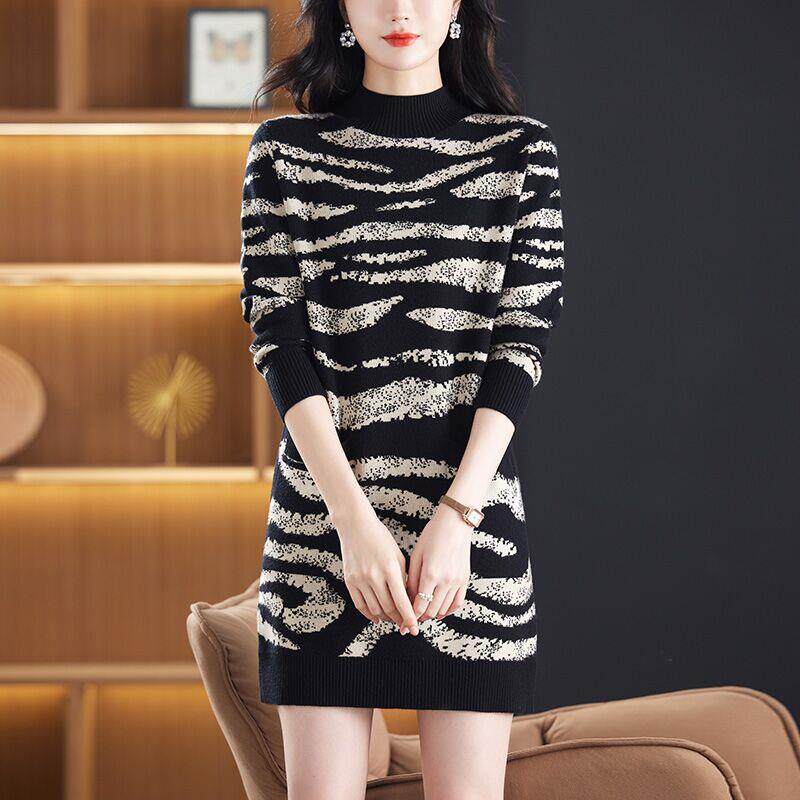 中长款条纹毛衣裙女士秋冬2025新款中年妈妈遮屁股内搭针织打底衫